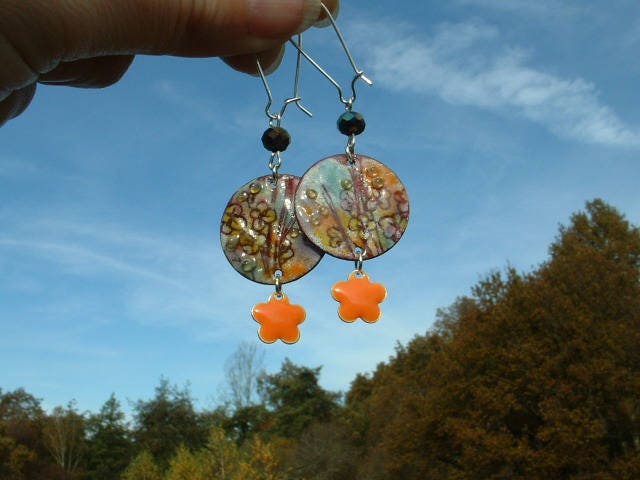 Ohrringe Und Swarovski-Perlen Ohrringe Und Swarovski-Perlen von CERAMICANDCO