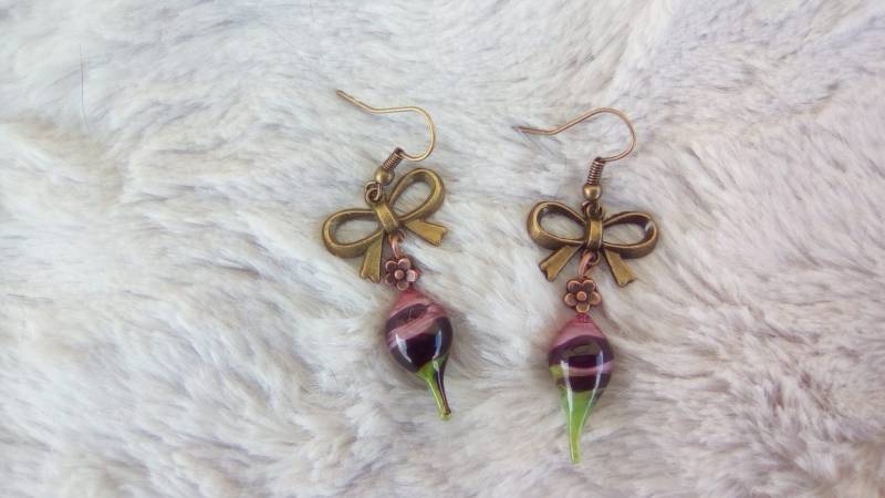 Tropfen Ohrring Aus Glas Gesponnen 14mm Tropfen Ohrring Aus Glas Gesponnen 14mm von CERAMICANDCO