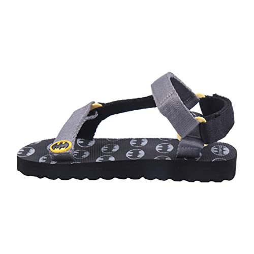 CERDÁ LIFE'S LITTLE MOMENTS Junge mit Motiven von der Hauptfiguren Batman Bedruckt | Sommer Sandalen aus PVC mit Fersenverschluss-Offizielle Lizenz DC, Schwarz, 28 EU von CERDÁ LIFE'S LITTLE MOMENTS