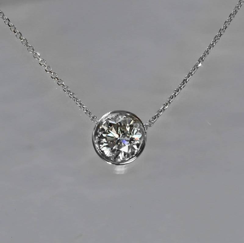 Halbkaräter Solitaire Diamant Halskette von CESTSLA