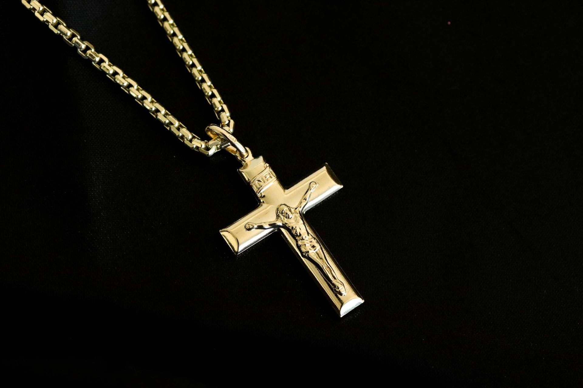 Kruzifix Halskette, Anhänger, Kreuz Gold Herren Halskette von CHAINZshop