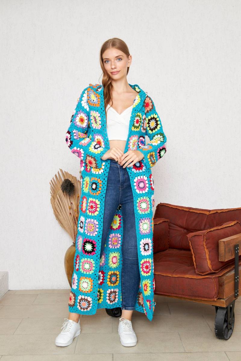 Blau Grandma Square Häkelmantel Handgemachter Boho Strickpullover von CHANDAKA