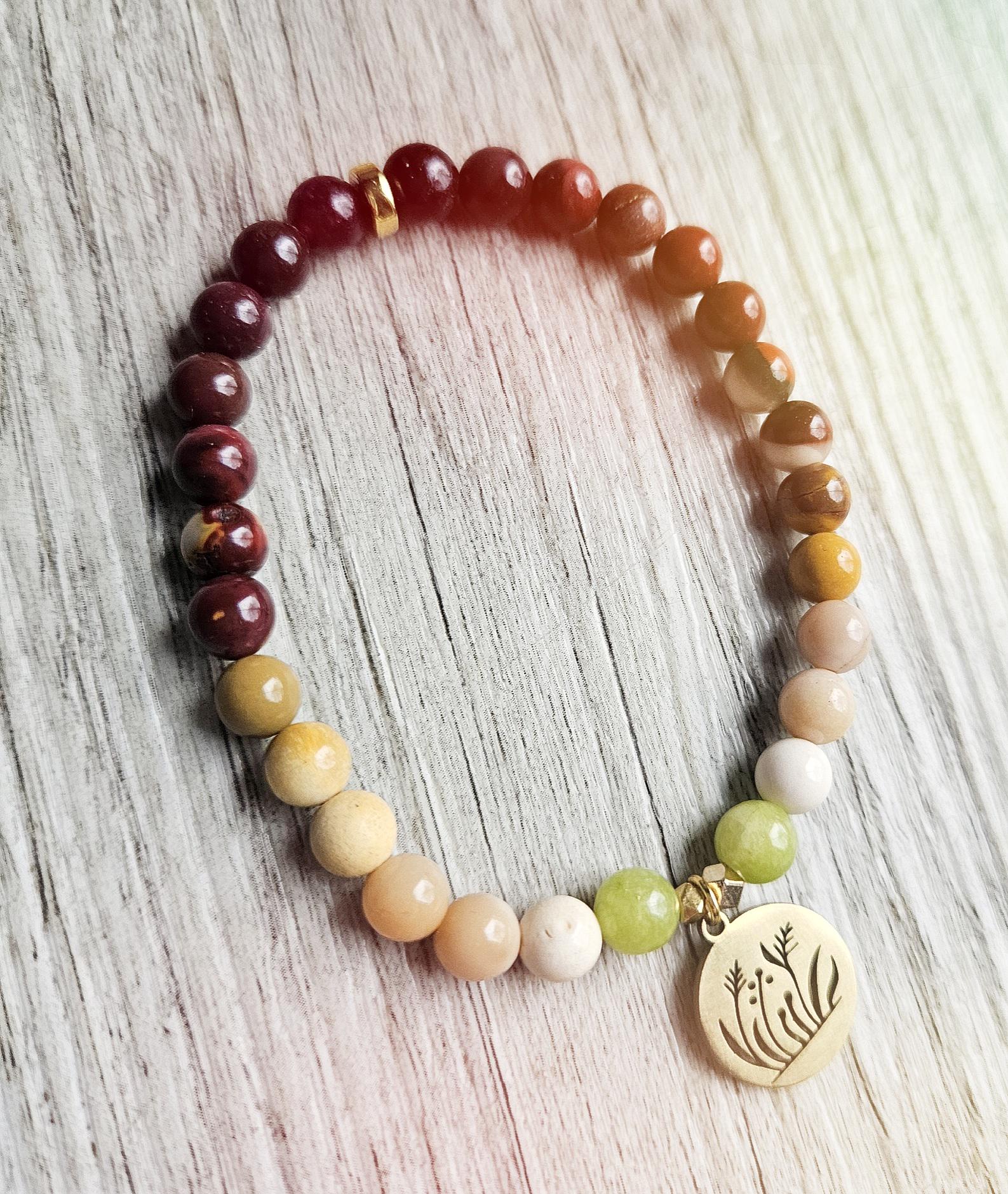 Edelsteinarmband Mit Peridot Und Mookait in Zarten Herbsttönen von CHANDRAmagic