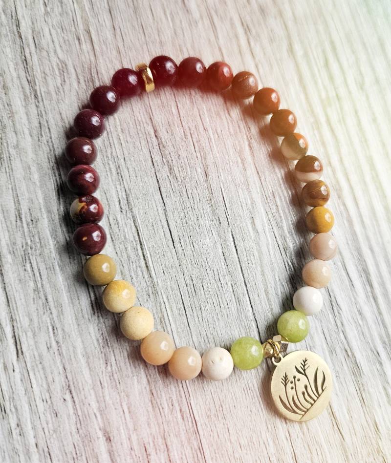 Edelsteinarmband Mit Peridot Und Mookait in Zarten Herbsttönen von CHANDRAmagic