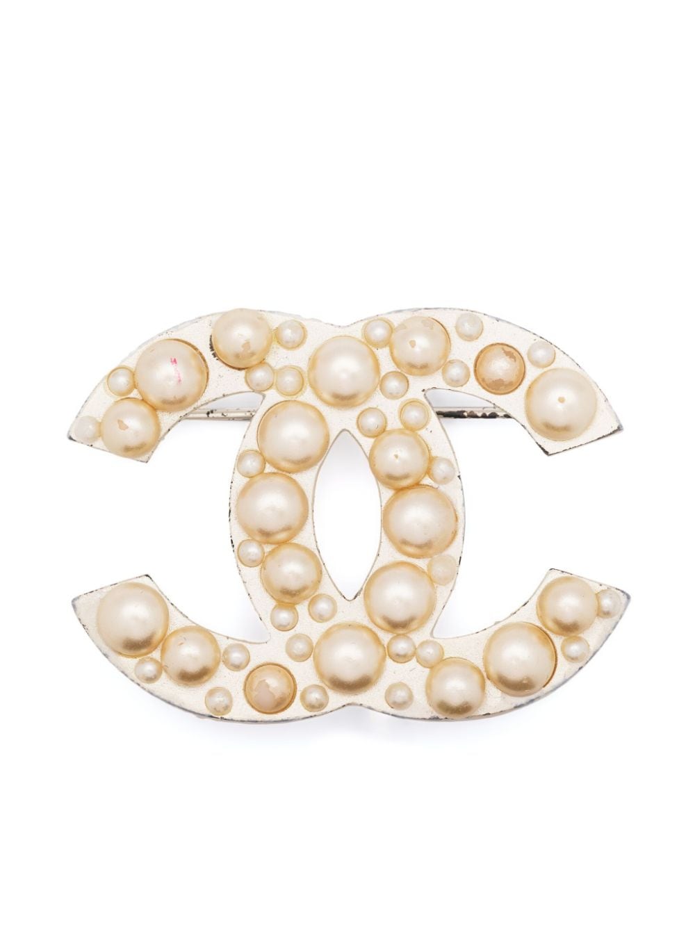 CHANEL Pre-Owned 2003 perlenverzierte Brosche mit CC-Form - Weiß CHANEL Pre-Owned 2003 perlenverzierte Brosche mit CC-Form - Weiß von CHANEL Pre-Owned