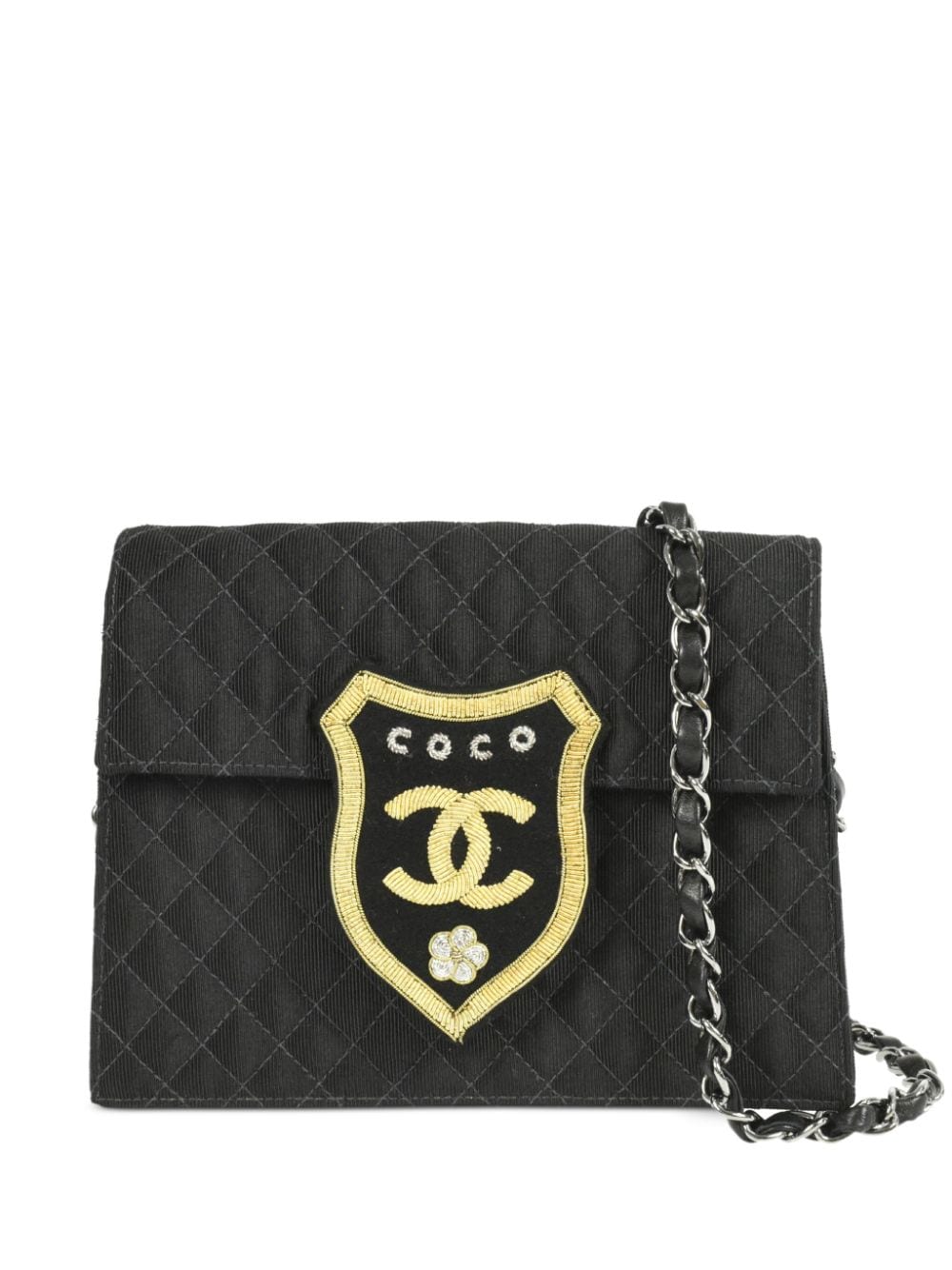 CHANEL Pre-Owned 2004-2005 Schultertasche mit Wappen-Patch - Schwarz von CHANEL Pre-Owned