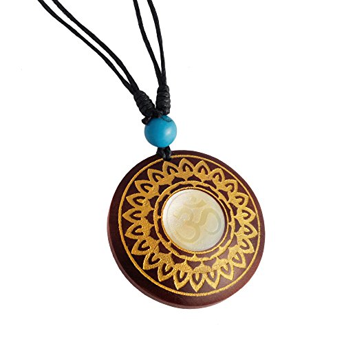 CHICNET Holzkette Perlmutt verstellbar Baumwolle Muschel Kette Holz Gold Silber rund | Sri Yantra Yinyang Om Baum des Lebens Thor Hammer Allsehendes Auge Halskette Herren Damen Anhänger Om Gold CHICNET Holzkette Perlmutt verstellbar Baumwolle Muschel Kette Holz Gold Silber rund | Sri Yantra Yinyang Om Baum des Lebens Thor Hammer Allsehendes Auge Halskette Herren Damen Anhänger Om Gold von CHICNET
