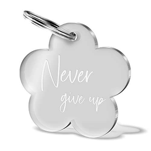 CHRISCK design Schlüsselanhänger mit Gravur Never give up Blume aus massivem Acrylglas schöne Geschenkidee zum Geburtstags oder Jahrestag für Paare, Freunde von CHRISCK design