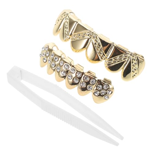 CIMAXIC 2 Stücke Goldene Hip Hop Zähne Dekoration Teiliges Grill Set Halloween Kostüm Fake Teeth mit Strass für Erwachsene Stylische Rapper Accessoires Obere und Untere für Party von CIMAXIC