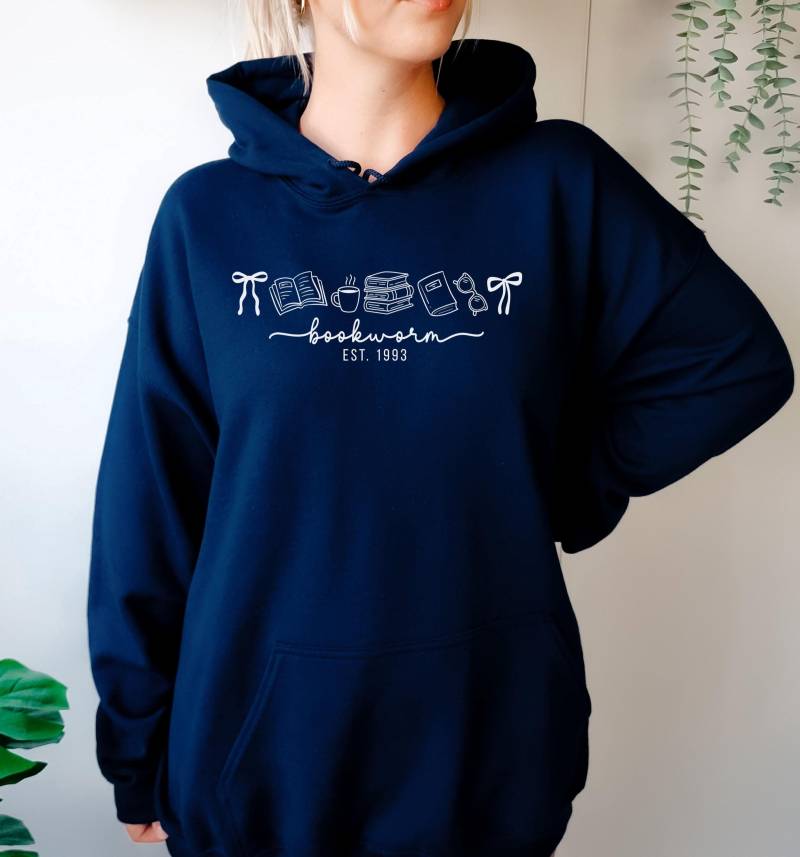 Personalisiert Bookworm Sweatshirt Book Lover Hoodie Bücherwurm Geschenk Buchliebhaber Geburtstag Weihnachtsgeschenk Club Bookish Merch von CIWDesignCo