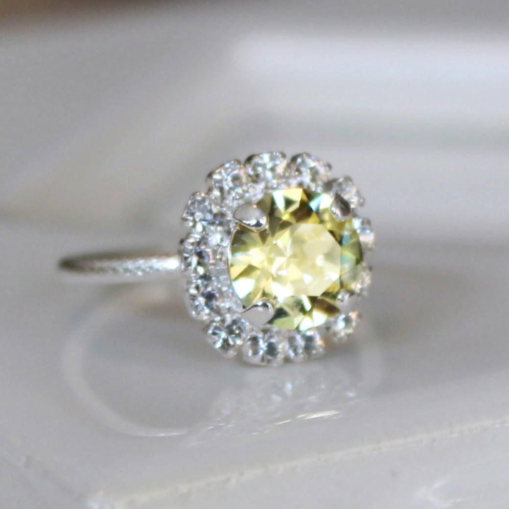 Blassgelber Kristall Halo Ring, Zitronengelb Silber Einstellbarer Kristallring, Cocktailring von CJRoseBoutique