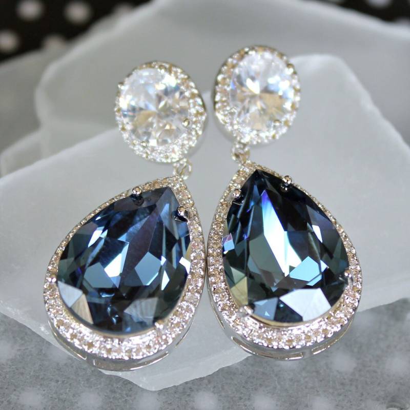 Sapphire Blau Kristall Teardrops Mit Cz Halo Kristallen Auf Ohrstecker von CJRoseBoutique
