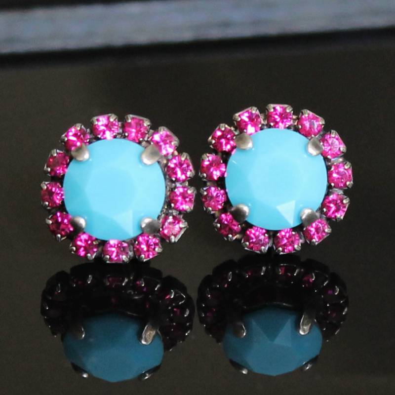 Turquoise Kristalle Eingerahmt Mit Fuchsia Halo Kristallen Auf Antiken Silber Ohrstecker, Ohrstecker von CJRoseBoutique