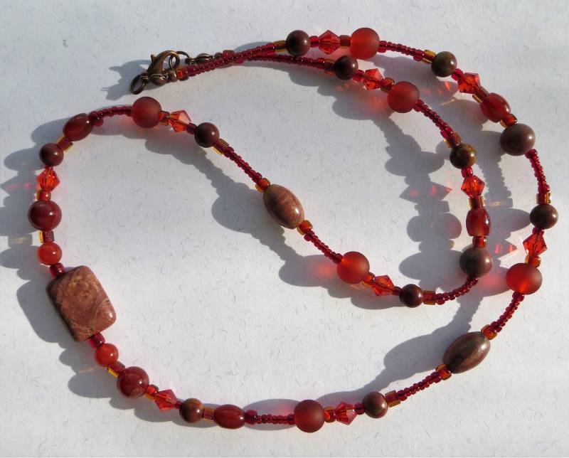 Achat Eleganz - Handgemachte Frauen-Perlen-Halskette - Geschenk Für Sie, Edelstein-Halskette, Achat-Edelsteinen, Bilder-Jaspis Und Roten von CJsInspirations