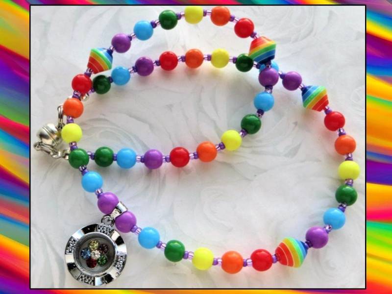 Bunte Sommer - Handgefertigte Perlen Halskette-Spinner Charme, Acryl Und Glas-Perlen Mädchen-Halskette Magnetverschluss von CJsInspirations