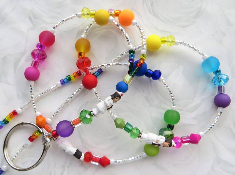 Schul Krankenschwester - Perlen Lanyard Id Ausweishalter Krankenschwester Lanyard, Keramikperlen, Mehrfarbiges | Magnetverschluss Oder von CJsInspirations