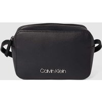 CK Calvin Klein Camera Bag mit verstellbarem Schulterriemen in Black, Größe One Size von CK Calvin Klein