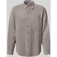 CK Calvin Klein Relaxed Fit Freizeithemd aus Lyocell mit Label-Stitching in Stein, Größe L von CK Calvin Klein
