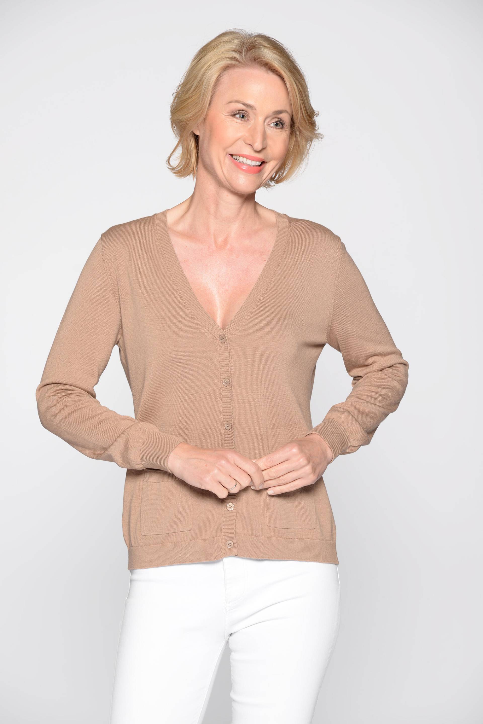 CLARINA - V-Cardigan, 1/1 Arm, uni 744 nougat - Gr. - 38 von CLARINA