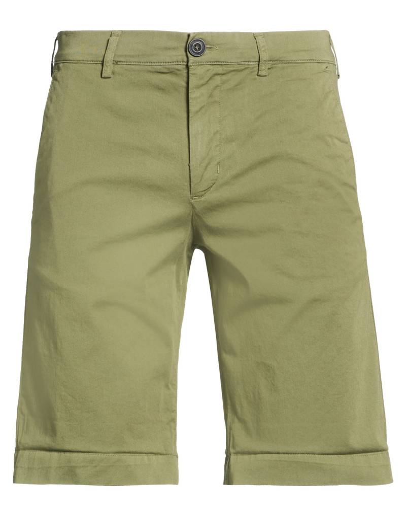 CLARK Shorts & Bermudashorts Herren Militärgrün von CLARK
