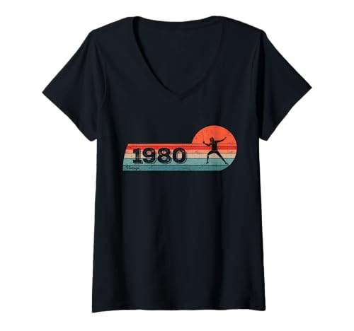 Damen Fechter Jahrgang 1980 Geburtstag Fechtsportler Fechten T-Shirt mit V-Ausschnitt Damen Fechter Jahrgang 1980 Geburtstag Fechtsportler Fechten T-Shirt mit V-Ausschnitt von CLICK-HERE for more Fencing Birthday Shirts