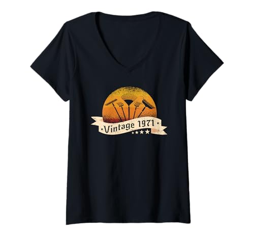 Damen Garten Jahrgang 1971 Geburtstag Gärtnergeräte Gärtner T-Shirt mit V-Ausschnitt von CLICK-HERE for more Gardener gift Birthday Shirts