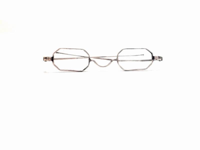 Ein Paar Spätes 19. Jahrhundert Art Deco | Funktional Lesebrille/Sterling Silber, Rahmen 4x1x, 25", 5" Sterling Ohrhaken, 10, 29 Gramm #3435 von CLLEWISLLC