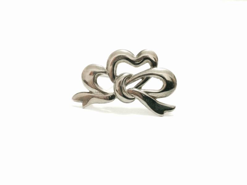 Eine Frühe 1940-50Er Jahre Gewickelte Herz Schleife Brosche - Pin/sterling Silber, 1, 5x1x, 25", 1, 94 Gramm #3777 von CLLEWISLLC