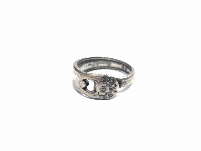 Mid Century Handgemachter Jugendstil Designer Roger Es Bros Is Silver Eternally Yours, | Offenes Band Usa Ring Größe 8, 4.31 #1407 von CLLEWISLLC