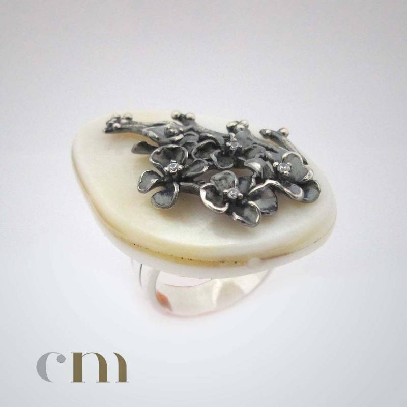 Perlmutt Ring Für Frauen Schmuck Moderne Oxidierte Boho Statement Große Breite Geschenk Geburtstag Ihre 30. 40. 50. Silber von CMJewelleryCrafts