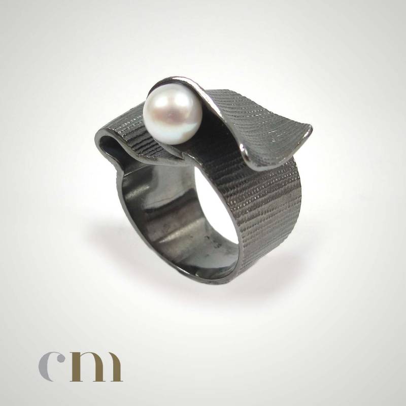 Silber Perle Ring Für Frauen Schmuck Moderne Einzigartige Oxidierte Boho Statement Große Breite Geschenk Ihren Geburtstag 30. 40. 50 von CMJewelleryCrafts