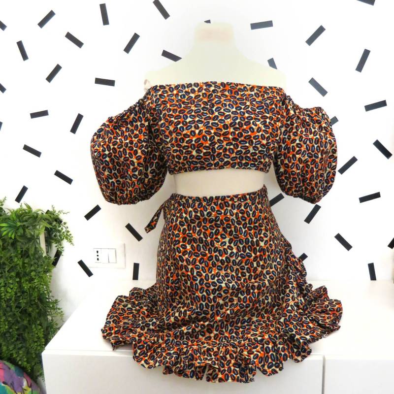 Handgemachte Koordination Crop Top Mit Geschwollenen Ärmel Und Wickeln Rock Größe S - M von COCKROACHvtg