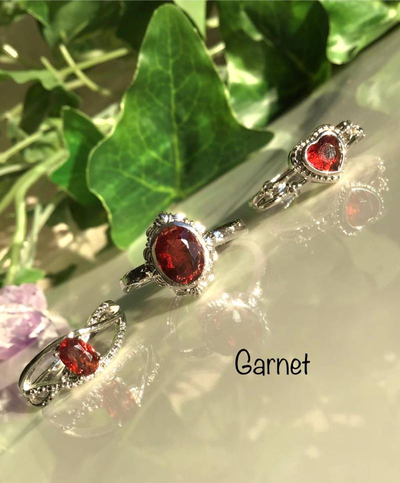 Garnet Ring von COCOROCRYSTAL