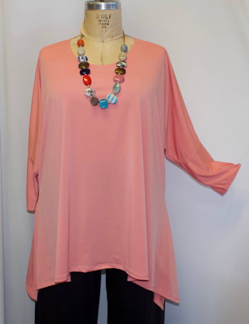 Frauen Plus Size Top, Coco Und Juan. Lagenoptik. Tunika, Dusty Peach Poly Traveller Knit Drape Seiten Tunika Top One Büste Bis 60 " von COCOandJUAN