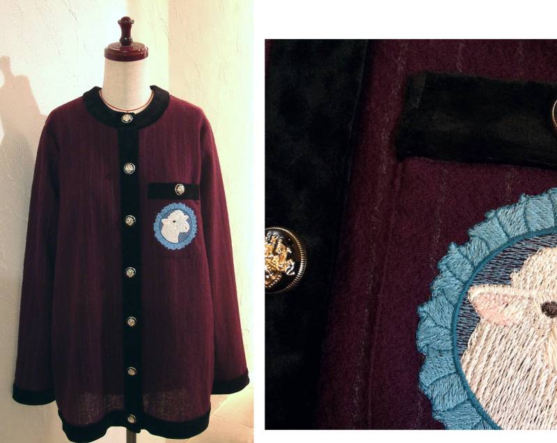 Bordeaux Kreide Streifen Wolle Crepe Schwarz Kontrast Velour Trim Emblem Stickerei Metallknöpfe Strickjacke Top Us 8 - 9 Große Cocodake Coouture Bordeaux Kreide Streifen Wolle Crepe Schwarz Kontrast Velour Trim Emblem Stickerei Metallknöpfe Strickjacke Top Us 8 - 9 Große Cocodake Coouture von COCOdakeCOuture