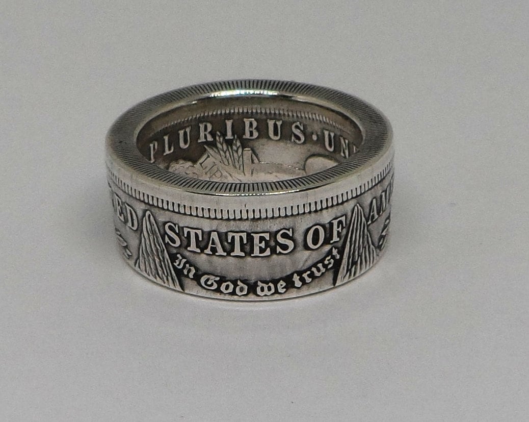 Coin Ring Handgefertigt Aus Usa Morgan Silver Dollar in Den Größen 9 - 15 Antique Finish Hohe Qualität Coin Ring Handgefertigt Aus Usa Morgan Silver Dollar in Den Größen 9 - 15 Antique Finish Hohe Qualität von COINRINGSandTHINGS