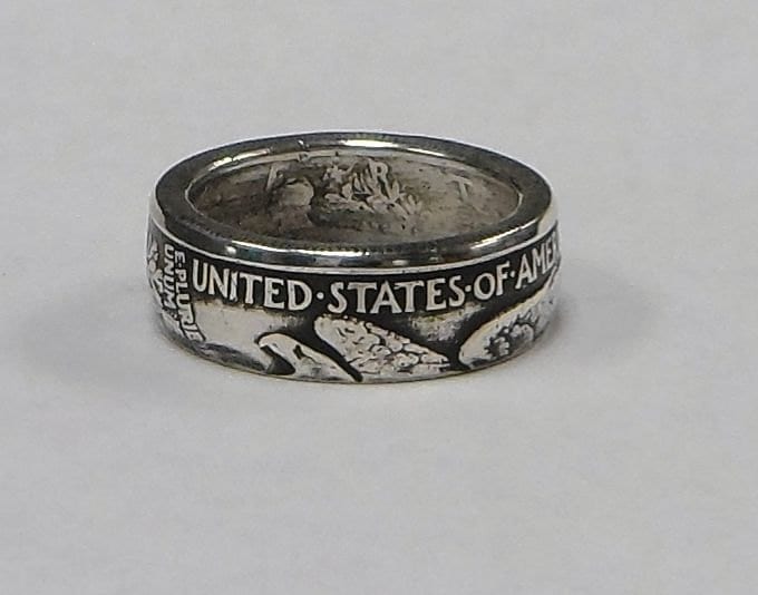 "Münzring "Handmade" Aus Walking Liberty Silver Half Dollar in Der Größe 9-14." "Münzring "Handmade" Aus Walking Liberty Silver Half Dollar in Der Größe 9-14." von COINRINGSandTHINGS