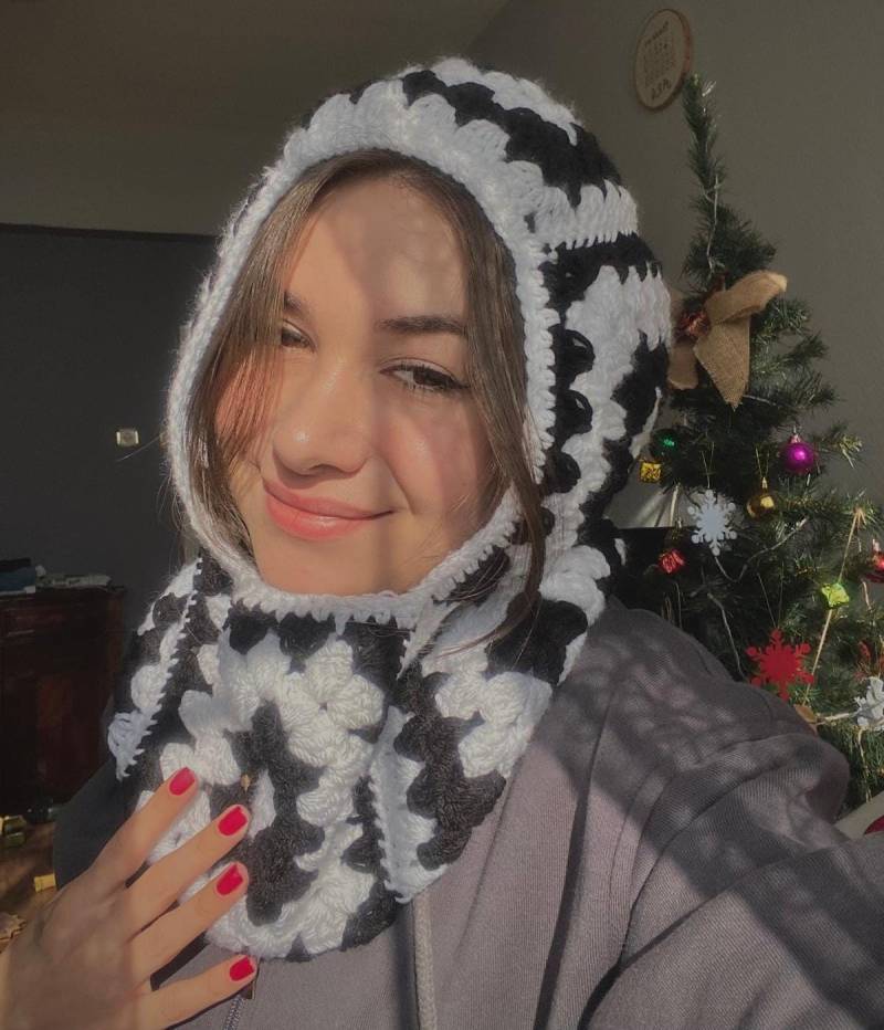 Handgestrickte Oma Quadrat Balaclava Schwarz & Weiß Wolle Ski Maske von COLORFULBOUTQUE