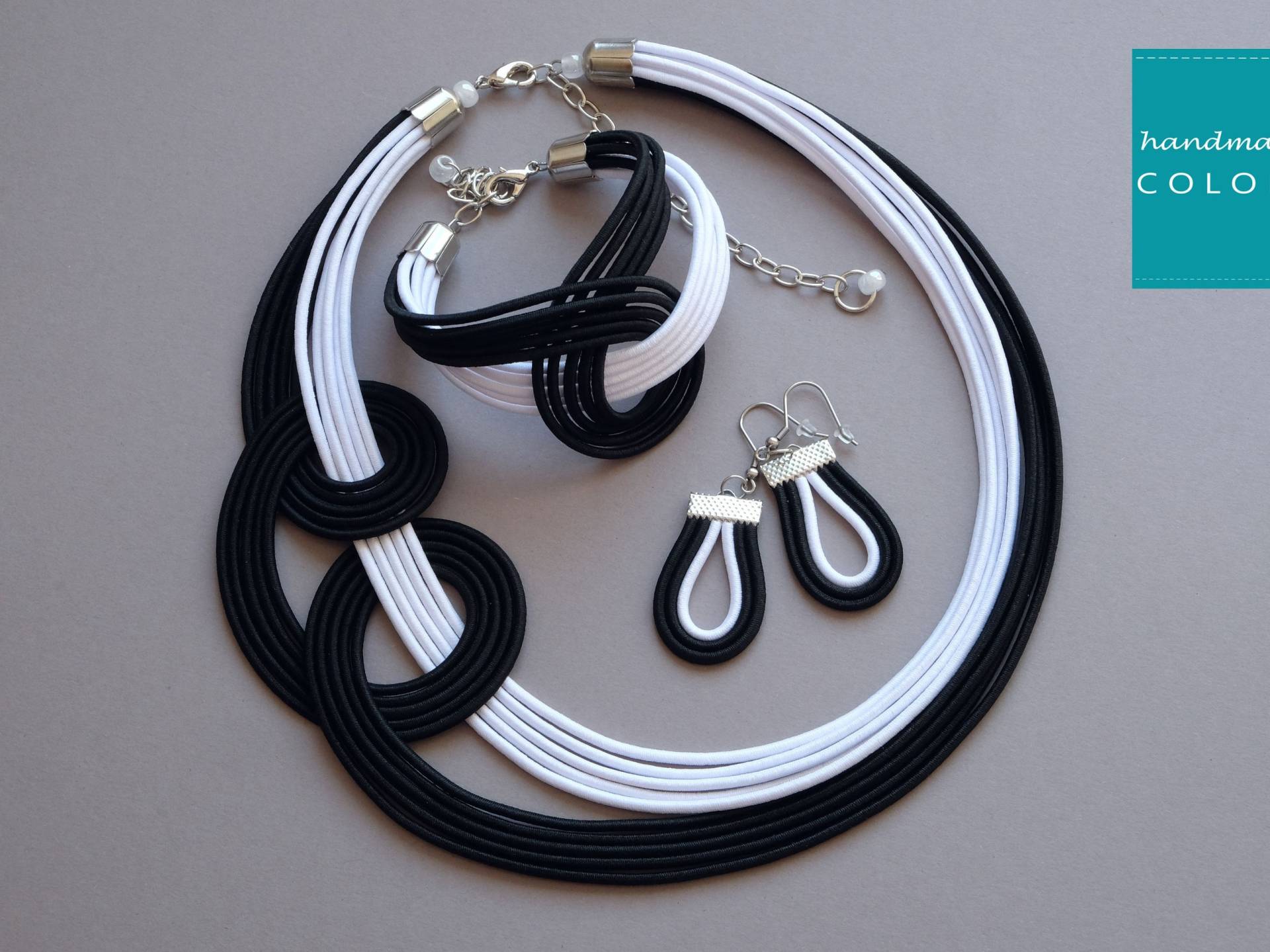 Bestseller Halskette, Geknotete Schwarz-Weiß-Halskette, Strang Schmuck-Set, Armband Mit Schwarzen Kordeln, Mutige Bunte Halskette von COLORIKA