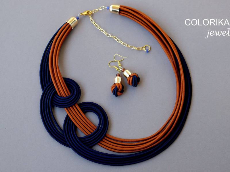 Blau Braun Geknüpfte Halskette Ohrhänger Set Textilkordel Boho Schmuck von COLORIKA