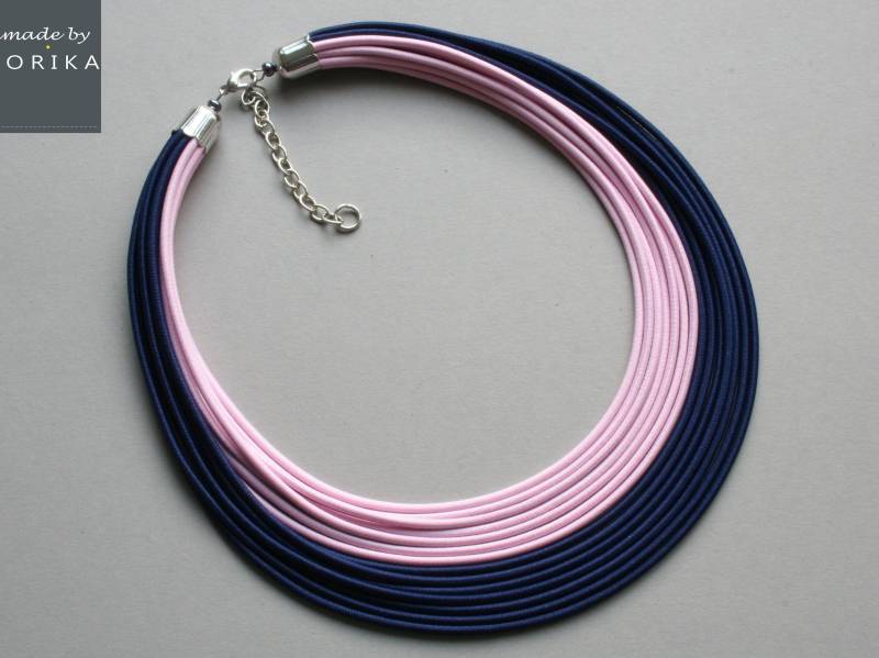 Blau Rosa Textil Halskette Handgemachte Multi Strand Bib Halskette von COLORIKA