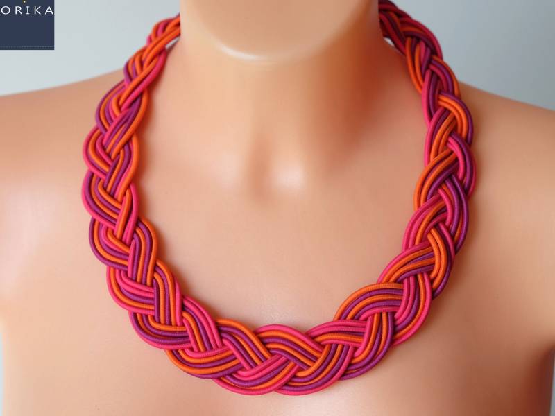 Geflochtene Neon Pink Statement Halskette Stoff Bib Halskette von COLORIKA