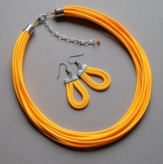 Halskette Und Ohrringe Set, Orange Kette, Textil Schmuck, Bunter Neon Multistrang Colorika von COLORIKA