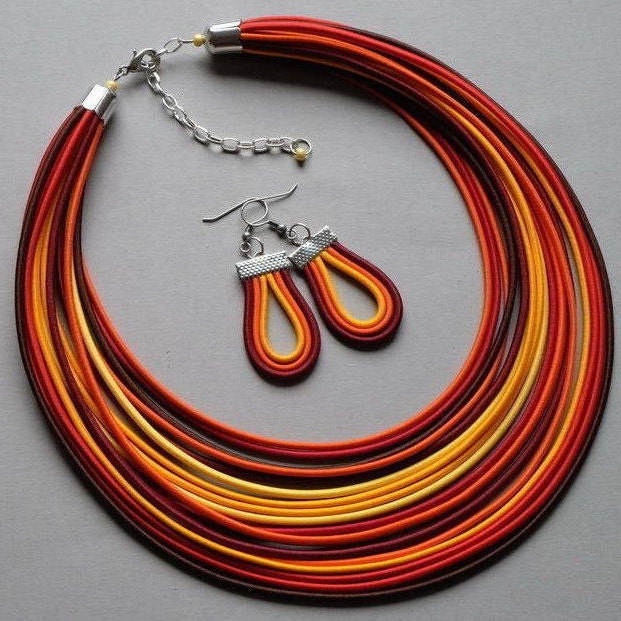 Handgemachte Multistrang Halskette Und Ohrringe Set Orange Regenbogen Schmuck von COLORIKA