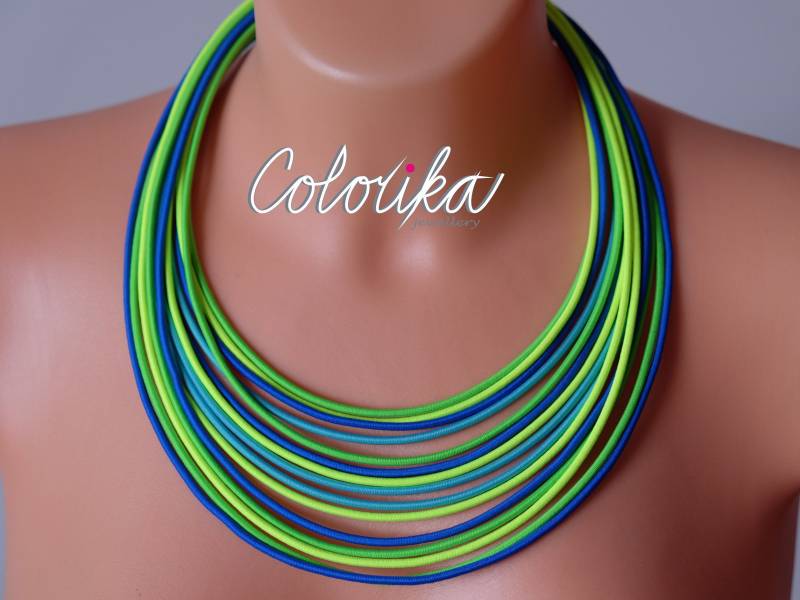 Neon Grün Multistrang Kette Bunter Textilschmuck von COLORIKA