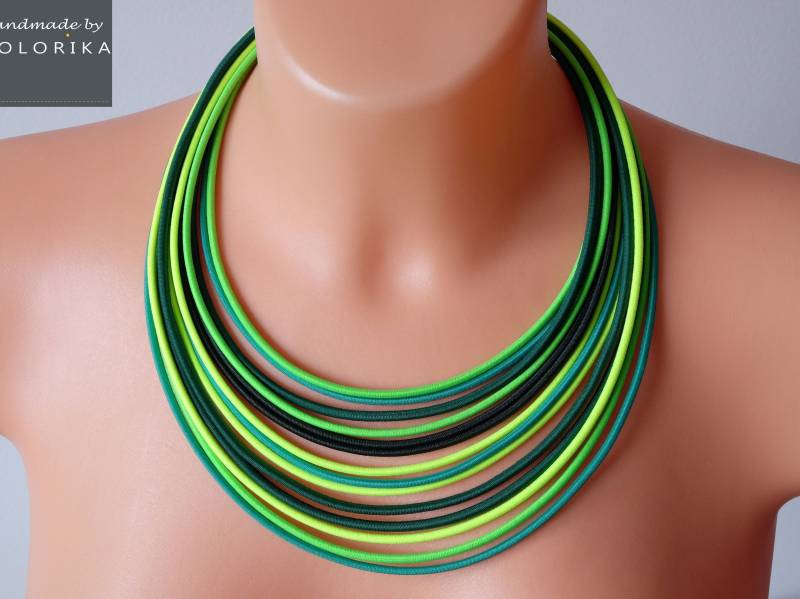 Neon Grün Statement Kette Handgemachte Lariat Stoffkordel von COLORIKA