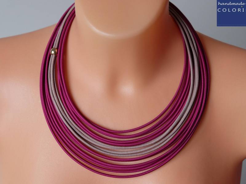 Rosa Seile Halskette, Statement Rosa Elegante Schmuck, Mutige Bunte Goldkette, Colorika von COLORIKA
