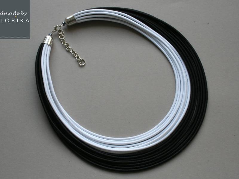 Schwarz-Weiße Kordel-Halskette Handgemachter Minimalist Statement Schmuck von COLORIKA