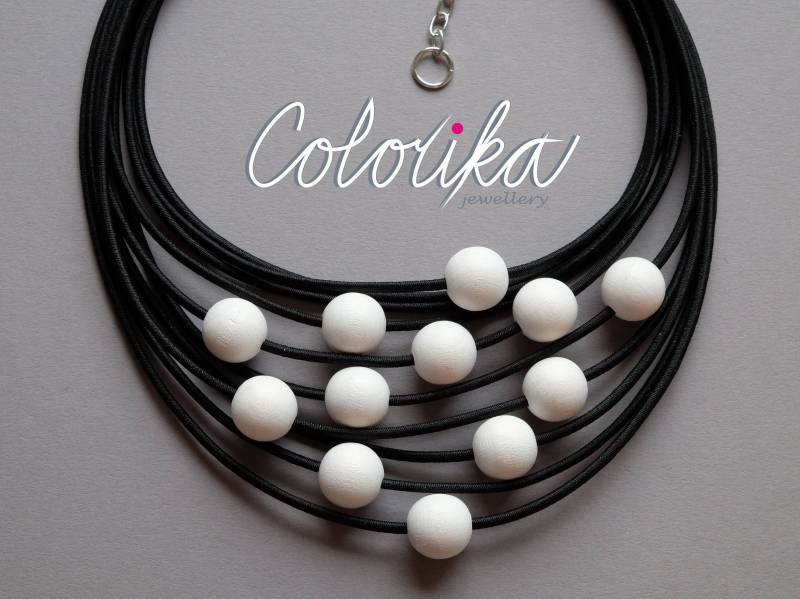 Weiße Perlen Halskette, Kette, Holz Perlen Strang Schwarze Kette von COLORIKA