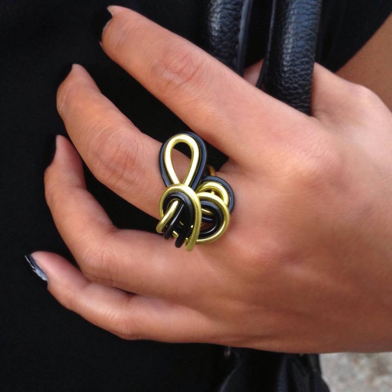 Mini Curve Ring, Spaß Schmuck, Sommer Einzigartiger Ring, Strand Mädchen Surfer Girl Statement Geschenk, Festival Accessoire von COLORSrings